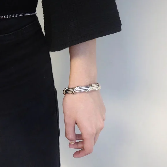 Peter Thomas Roth Designs Signature Classic Oval Cuff in Sterling Silver